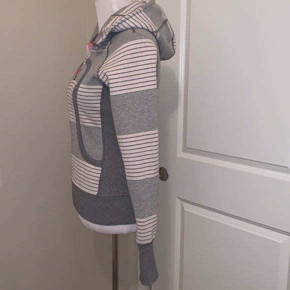 LULULEMON SIZE 4 GORGEOUS ZIPPERED HOODED THICK JACKET - Picture 4 of 13